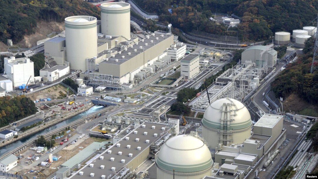 Reaktorske zgrade u nuklearnoj elektrani Kansai Elektric Pauer u Takahami