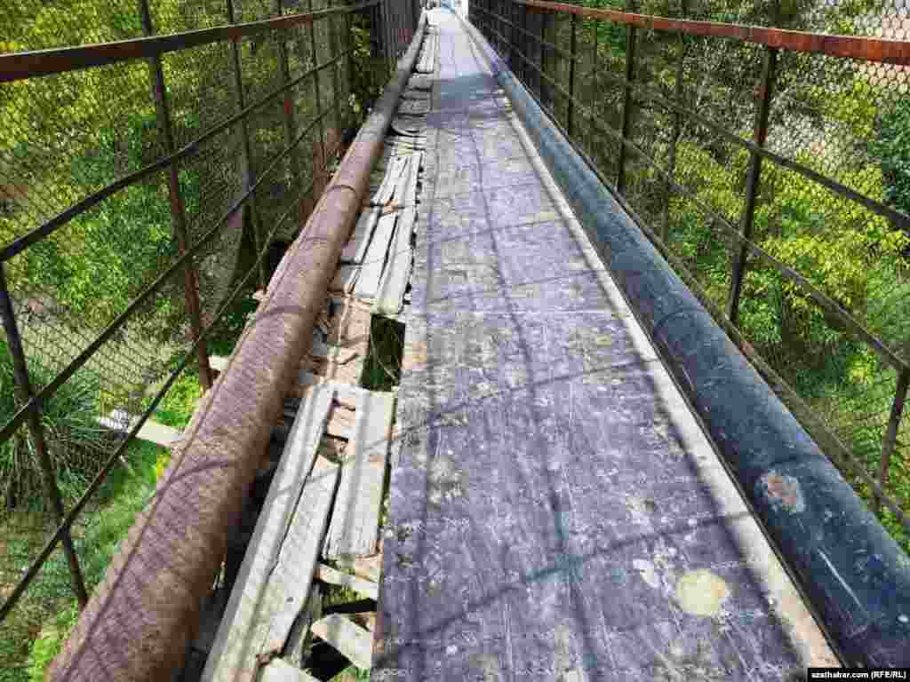 Tagtabazar etrabynda gyralary oprulan köpri