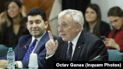 Mugur Isărescu, guvernatorul Băncii Naționale a României