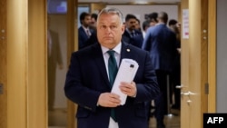 Orbán Viktor megérkezik a rendkívüli EU-csúcsra 2024. február 1-jén