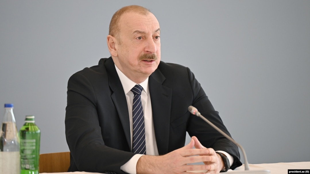 Ильхам Алиев на форуме в Университете АДА