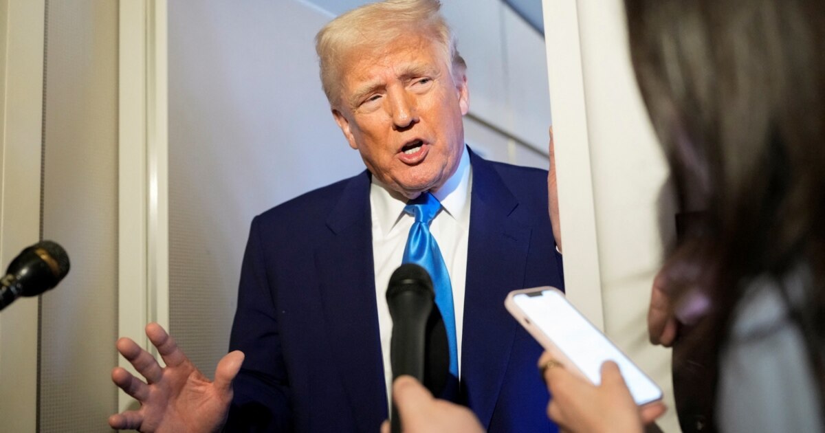 САЩ изключват смартфоните и компютрите от общите мита за вносни