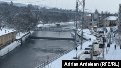 Trafic îngreunat la Cluj-Napoca din cauza ninsorii. 8 ianuarie 2026.