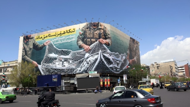 جمهوری اسلامی پس از جنگ چهل روزه چگونه نظامی‌ست؟ گفت‌وگو با بابک دربیکی