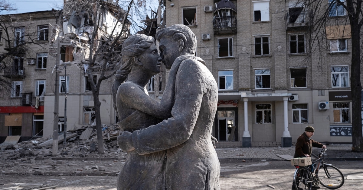 In Ukraine's Donbas, A Lovers' Kiss Becomes A Symbol Of War's Grim March