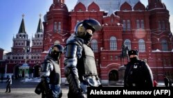 Полиция махсус кучлари Москва кўчаларини намойишчилардан қўриқламоқда - Москва, 7 февраль, 2021