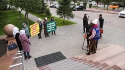 В День пожилых людей в Нур-Султане требовали снизить пенсионный возраст для женщин