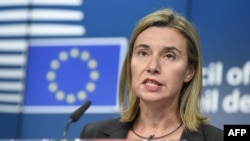 "Prvo, poziv i apel za formiranje vlade sada kada su izborni rezultati zvanični", istakla je Federica Mogherini