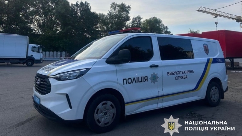 Одна людина загинула, двоє поранені через вибух на поштовому терміналі в Києві – поліція
