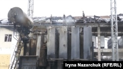 საილუსტრაციო ფოტო. რუსეთის ჯარების შეტევის შედეგად დაზიანებული ელექტროქვესადგური ოდესაში