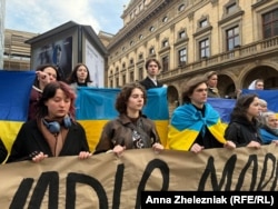 Акція до четвертої річниці авіаудару по драмтеатру у Маріуполі, Прага, 16 березня 2026 року