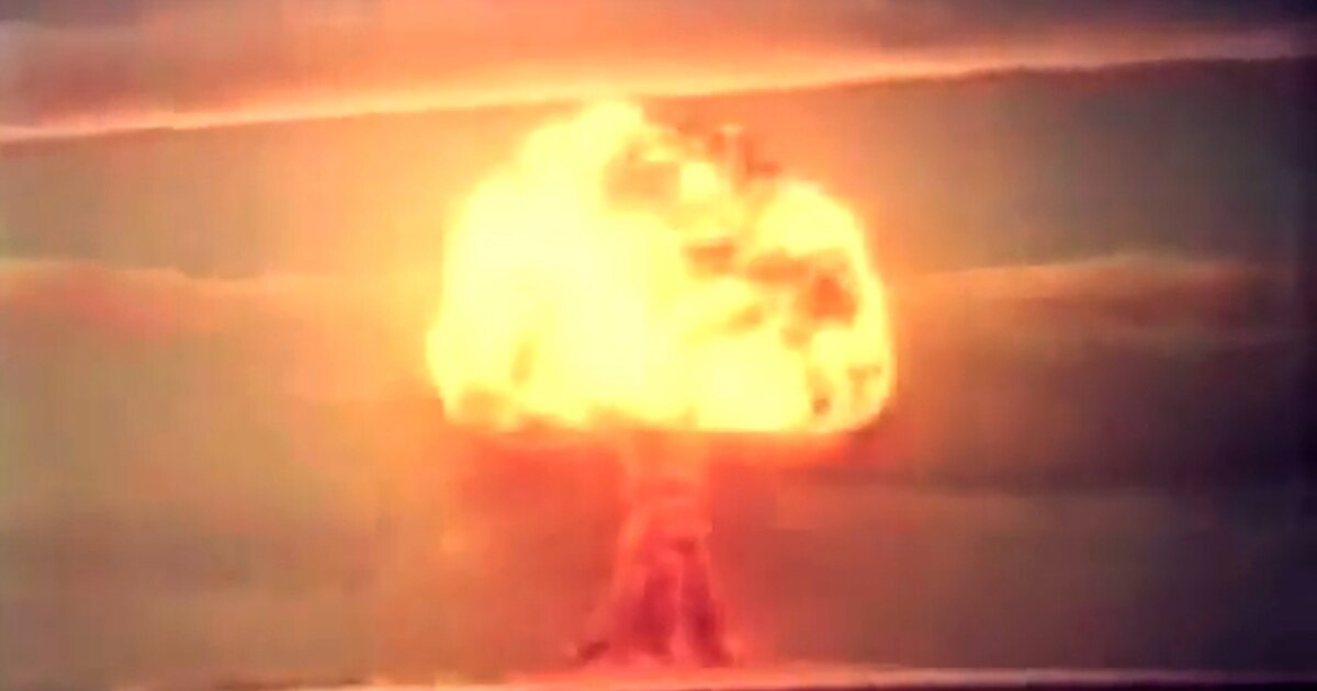 Оның кискасымен және мүшесімен порно көру Бір тесікте екі жыныстық қатынас