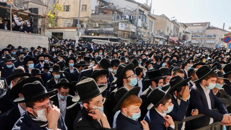 Hiljade ljudi na sahrani rabina u Jerusalimu, uprkos zabrani okupljanja