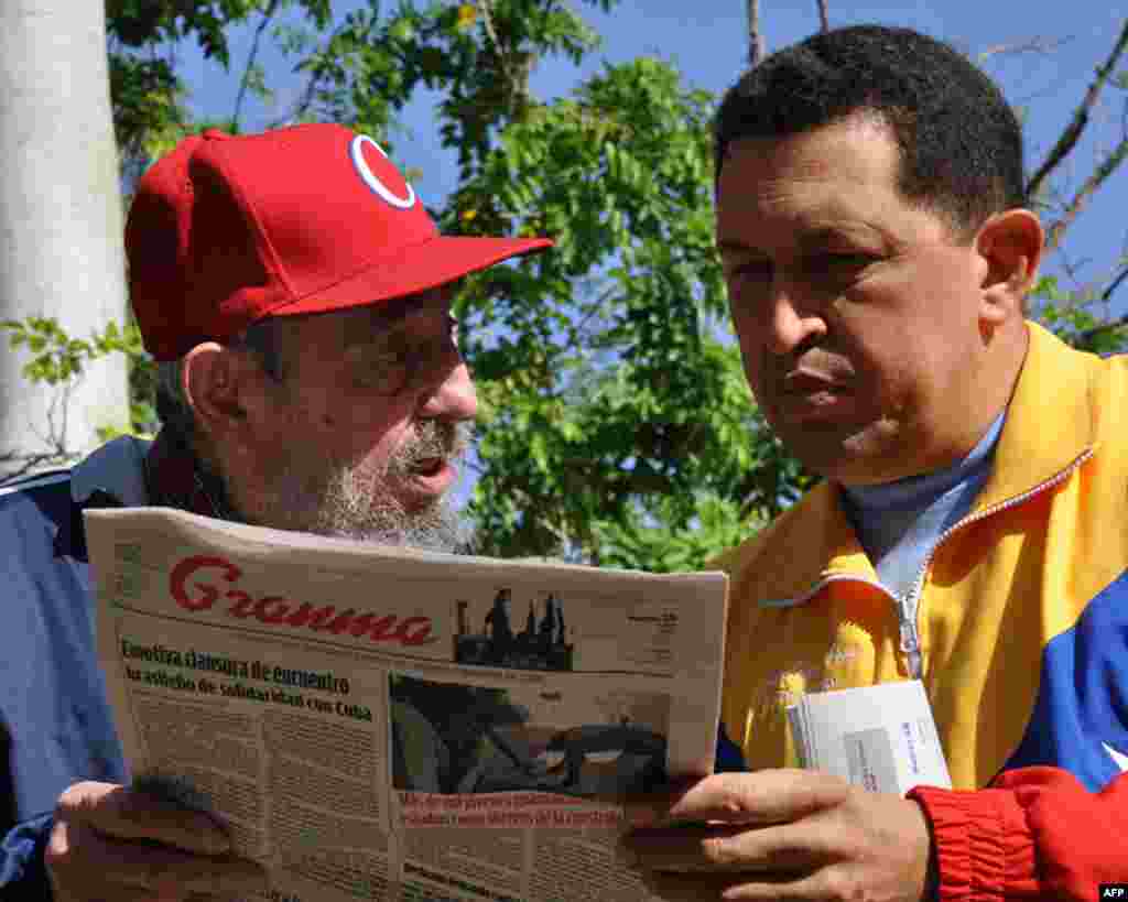 Hugo Chavez sa bivšim kubanskim predsjednikom Fidelom Castrom, Havana, 28. juni 2011. Foto: AFP / www.cubadebate.cu 