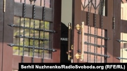 «Національне бюро переконане, що ця ситуація – продовження свідомого тиску на слідство, адже за останні пів року Офіс генерального прокурора вдається до подібних дій не вперше», – йдеться в повідомленні