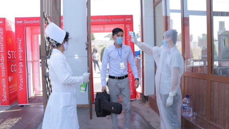 Өзбекстанда биринчи кезекте медиктер жана улгайган адамдар эмделет 