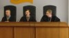 Суд у Києві переніс дебати у справі Януковича через хворобу його адвоката
