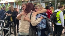 Novosadski sud troje aktivista prebacio u kućni pritvor