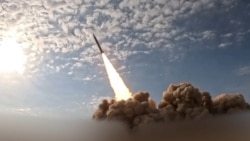 Iranska državna televizija tvrdila je 26. marta da prikazuje snimke onoga što je opisala kao rakete lansirane na izraelske i američke baze u Ujedinjenim Arapskim Emiratima i Kuvajtu.