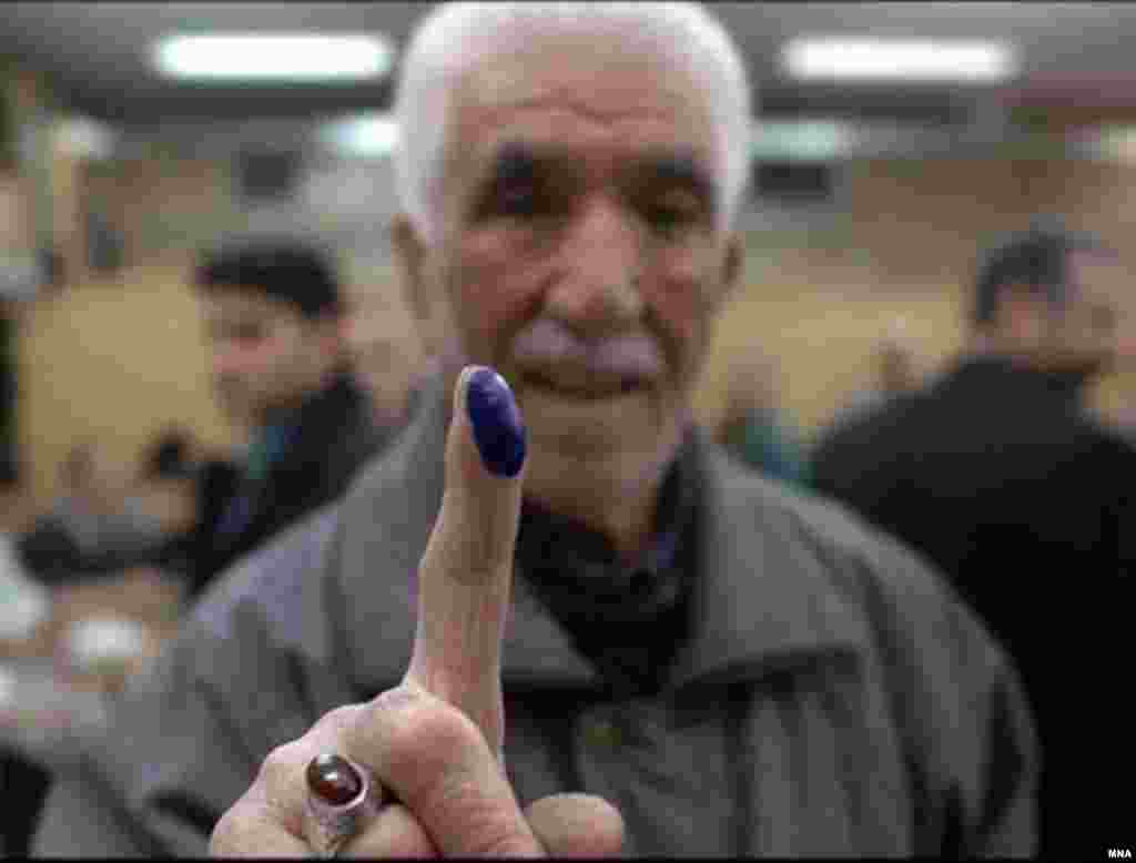 Iran - Iranians were voting in elections for municipal councils and the Assembly of Experts, Tehran, 15Dec2006