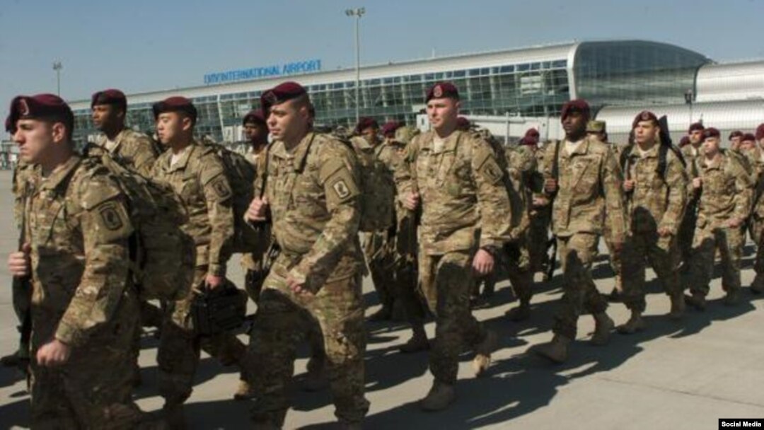 The U.S. Army announced the arrival of the paratroopers on April 16, saying they would train 900 members of a Ukrainian reservist force that was called up in 2014 to bring volunteers and pro-government militia under government control.