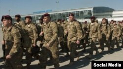 The U.S. Army announced the arrival of the paratroopers on April 16, saying they would train 900 members of a Ukrainian reservist force that was called up in 2014 to bring volunteers and pro-government militia under government control.