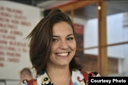 "Nametalo se da se opredijeliš, za jednu ili drugu stranu", kaže Ella Ljubić iz Mostara.