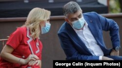 Gabriela Frânceanu Firea și președintele PSD, Marcel Ciolacu în toamna lui 2020. Deși înfrângerea la alegerile locale din 2020 i-a redus vizibilitatea, și adversarii, și colegii de partid știu că dna. Firea este un politician redutabil.