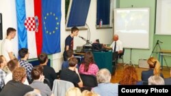 Učenici u razgovoru s astronautom