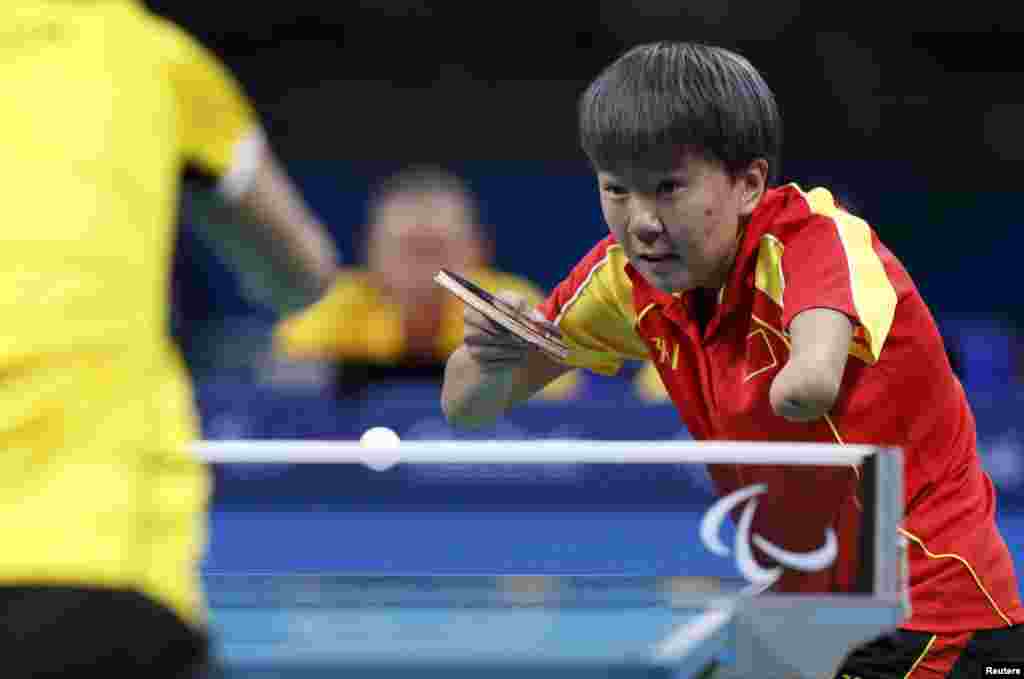 Китаянка Янг Кианг стала серебряным призером Паралимпиады в настольном теннисе.
