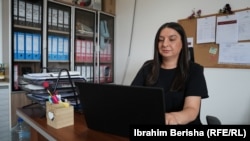 Koordinatorja e qendrës së The Ideas Partnership në Fushë Kosovë, Arijeta Islami.