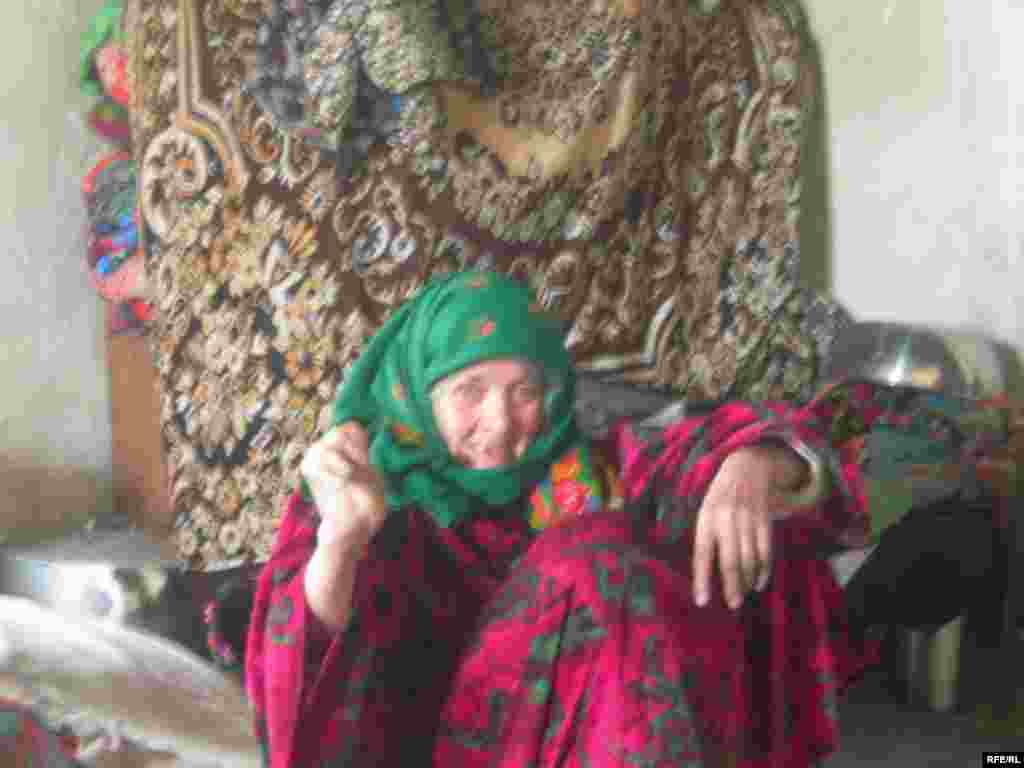 Кору бори хона ба дӯши духтари....