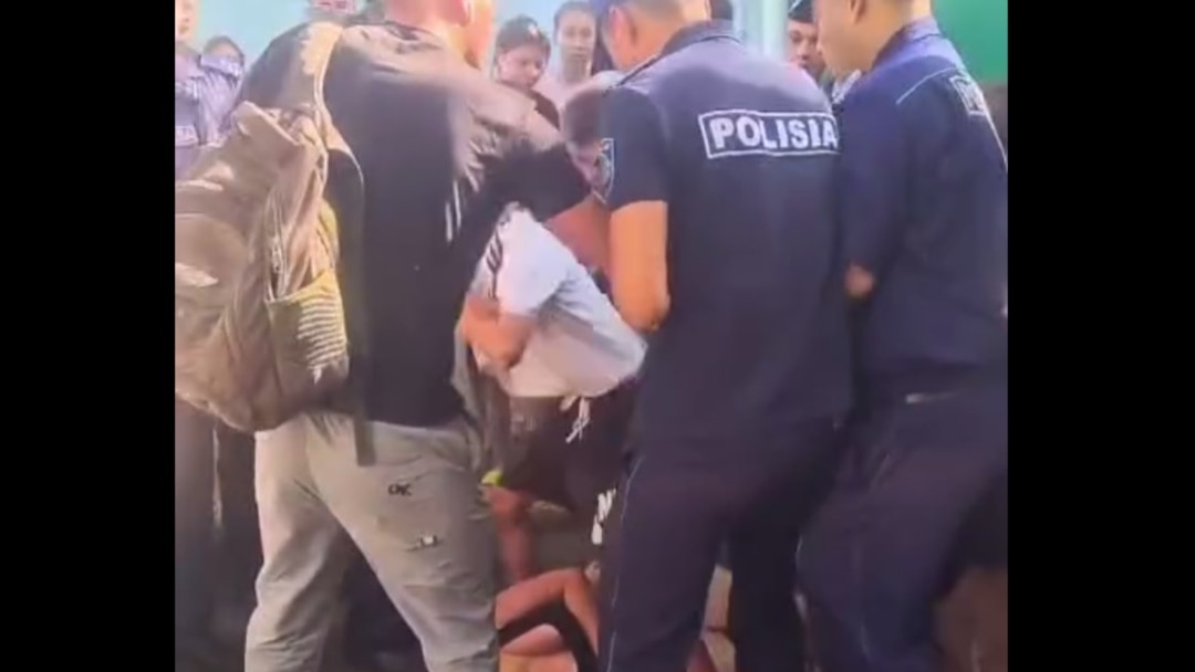 Мара порно фото Жұлқып, ыңылдап