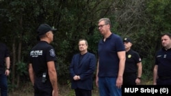 Predsednik Srbije Aleksandar Vučić i ministar unutrašnjih poslova Ivica Dačić obišli područje Deliblatske peščare zahvaćeno požarom