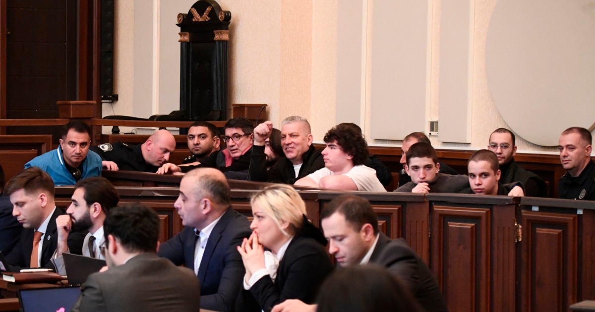 მოსამართლე მჭედლიშვილმა ზვიად ცეცხლაძე, ვეფხია კასრაძე და დანარჩენი 6 ბრალდებული პატიმრობაში დატოვა
