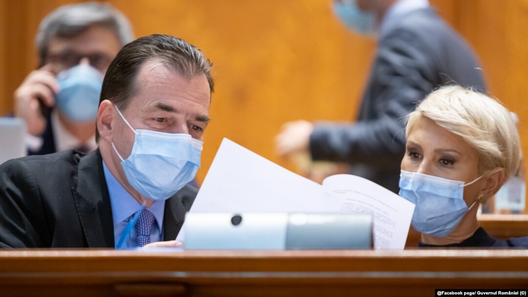 Raluca Turcan și Ludovic Orban au contrazis informațiile apărute în spațiul public despre reformele care se vor realiza prin PNRR la sistemul de pensii. Imagine generică din Parlament, 2021
