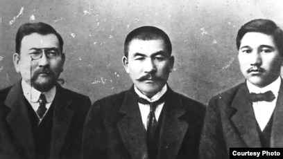 Мен әйелімді аңдыдым