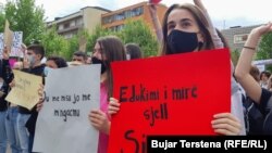 Protestuesit kërkuan rritje të vetëdijesimit në raport më fenomenin e ngacmimeve seksuale