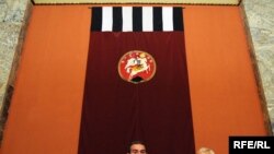 უცხოეთში მცხოვრებ თანამემამულეებთან ურთიერთობის საპარლამენტო კომიტეტის სხდომა. ნუგზარ წიკლაური (მარცხნივ)