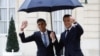 Rishi Sunak és Emmanuel Macron a párizsi Élysée-palotában tartott közös sajtótájékoztatójukat követően 2023. március 10-én