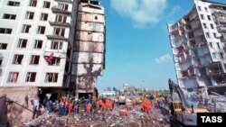 На месте взрыва на улице Гурьянова. Москва, сентябрь 1999 года