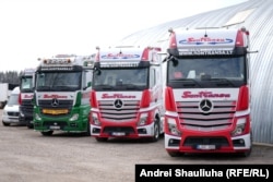 Раней затрыманыя літоўскія грузавікі на мяжы