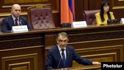 Armenia - Parliament speaker Ara Babloyan speaks during hearings in Yerevan, 1Dec2017.