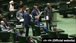 Iran's parliament session over the budget bill in March 2016. Chief of budget planning, Nobakht sitting in front, center.