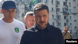Володимир Зеленський на місці російського удару в Києві, 2 липня 2026 року