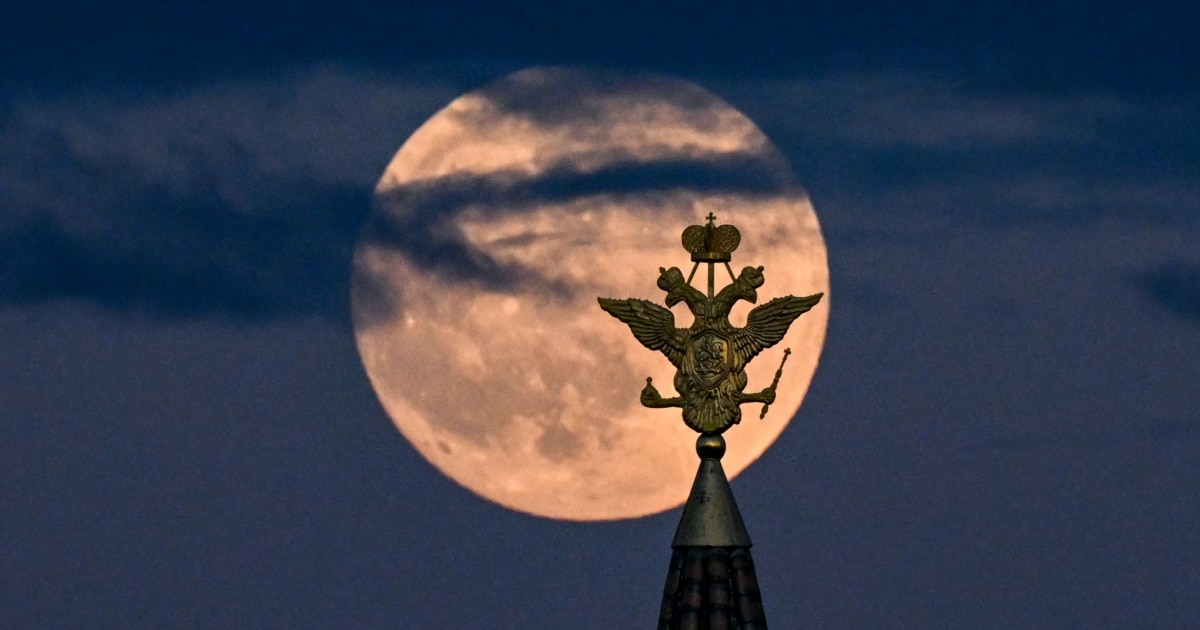 Rusia synon të ndërtojë një central bërthamor në Hënë