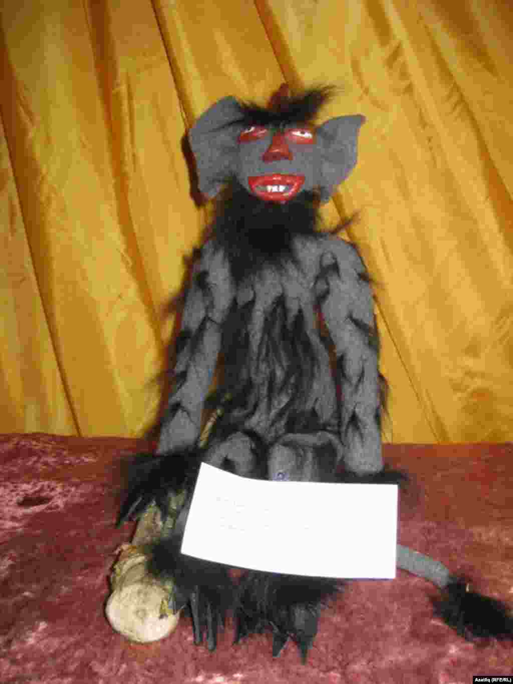 Тукымадан эшләнгән шүрәле