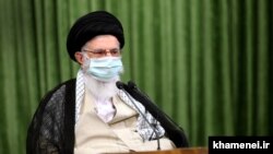 علی خامنه‌ای با اشاره به حضور وزرا در مجلس برای ارائه گزارش گفت باید از «توهین و تهمت» به وزرا جلوگیری شود و برخورد احساسی صورت نگیرد. 