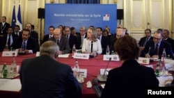 Fransiýanyň Daşary işler ministrliginde Siriýa barada maslahat edilýär. Pariž, 19-njy aprel, 2012. 