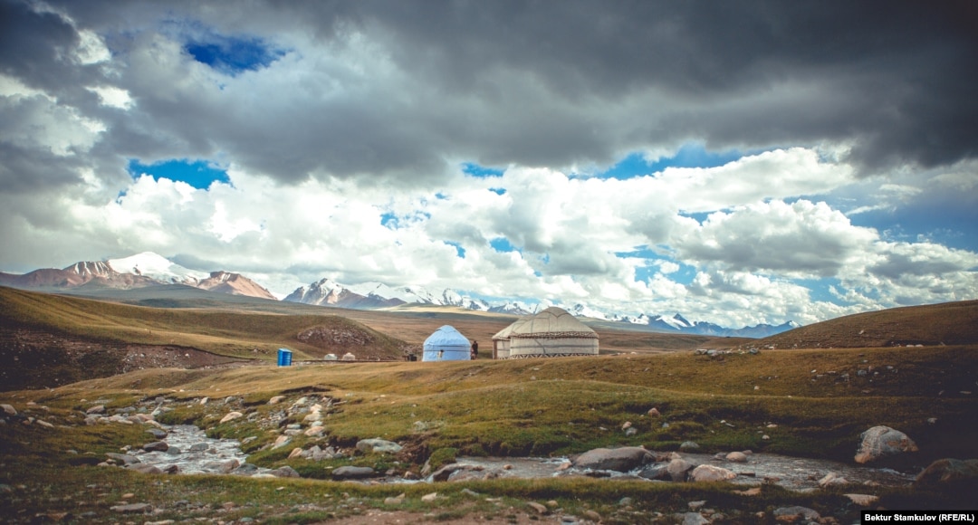 Порно: Екі дос қыз бірін-бірі жазалады Үлкен мүшесі шұлық стек анал